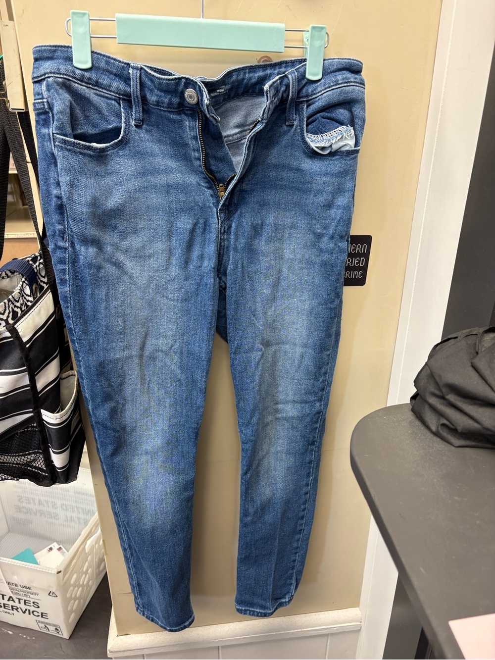 Old Navy Women’s Skinny Jeans in Blue Wash